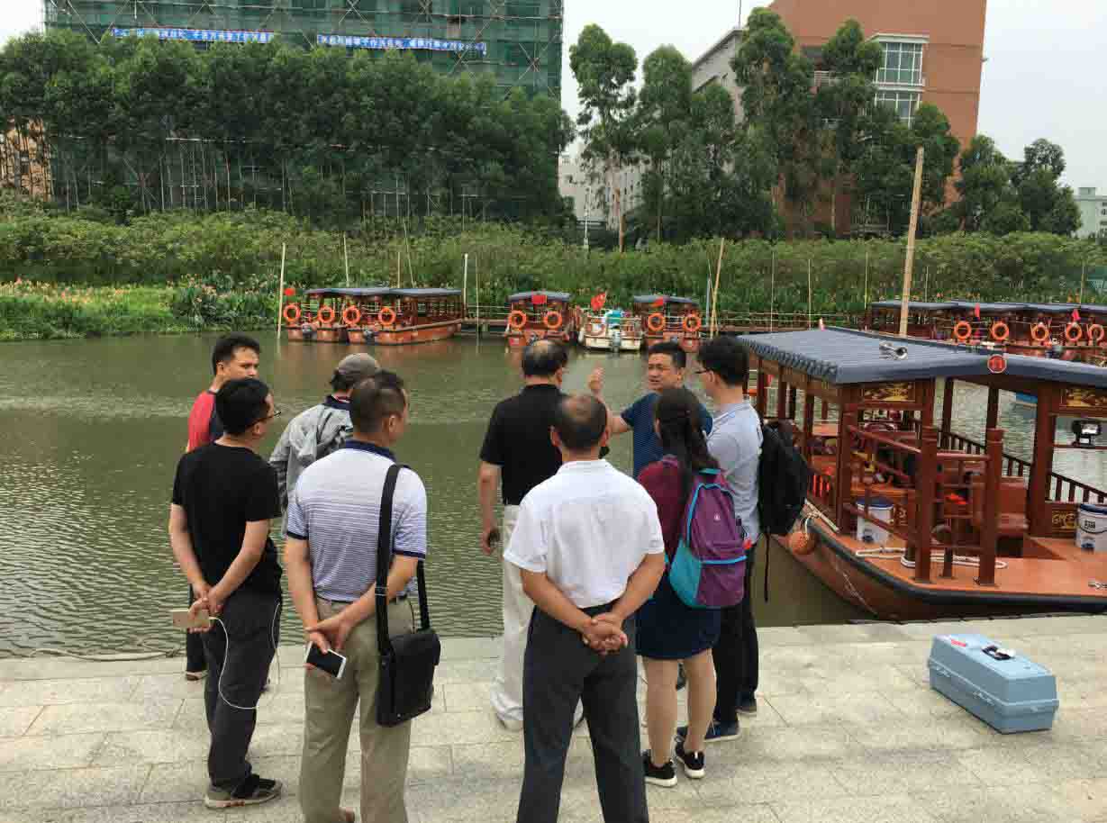 董事长与原中国环科院副院长兼总工程师夏青研究河涌治理方案
